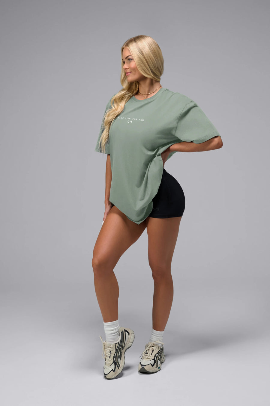 T-shirt oversize « Take Life Further »