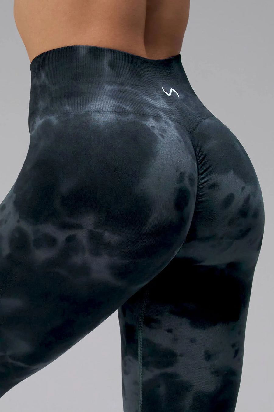 Back View of Lunar Forest TLF Cosmic Seamless Scrunch Butt Leggings, featuring a scrunch butt to shape and contour your glutes 