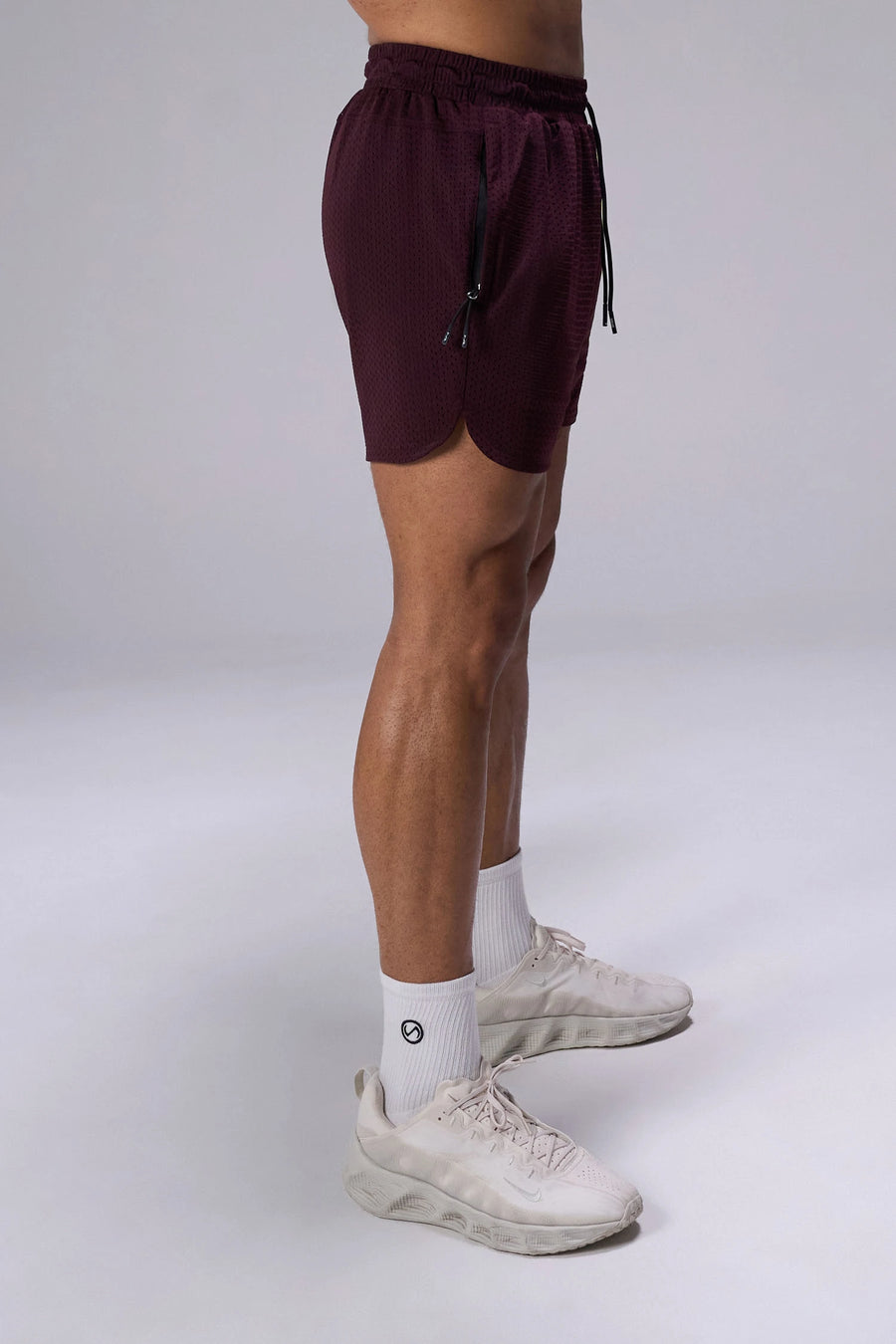 Maroon Reps Mesh 5 Inch Fitted Shorts — product video showing the breathable mesh fabric, zip pockets and fitted silhouette